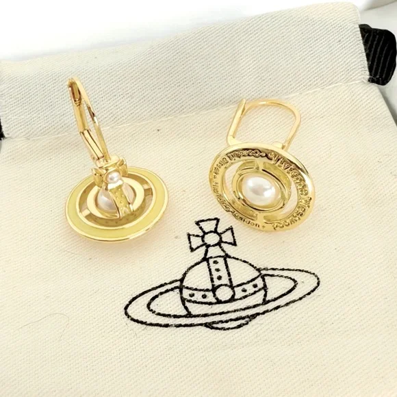 VIVIENNE WESTWOOD Simonetta pearls earrings in Yellow. - Picture 3 of 3